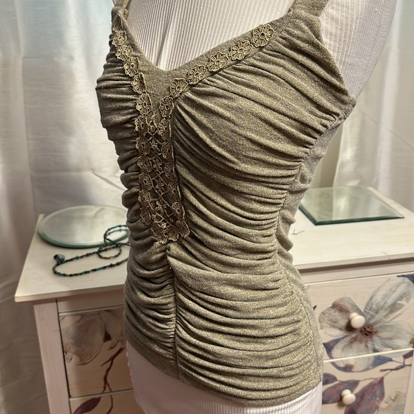 XOXO Ruched Top - Picture 3 of 11